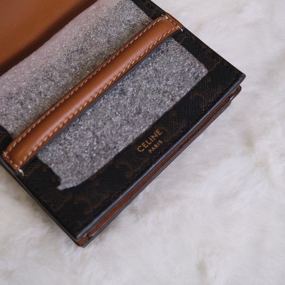 CELINE BUSINESS CARD HOLDER IN TRIOMPHE CANVAS AND LAMBSKIN
TAN - Picture 6 of 8